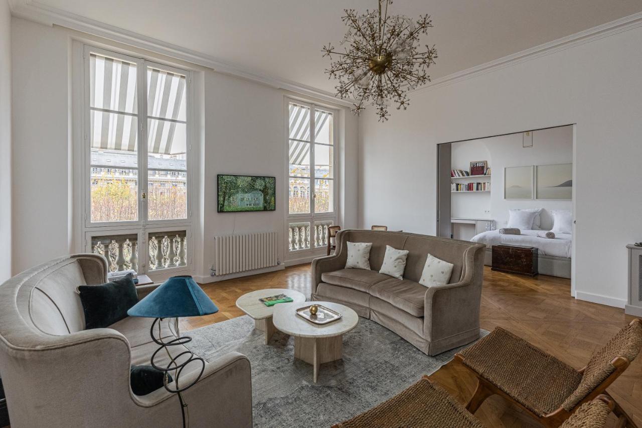 Prestigious Overlooking Palais-royal Garden