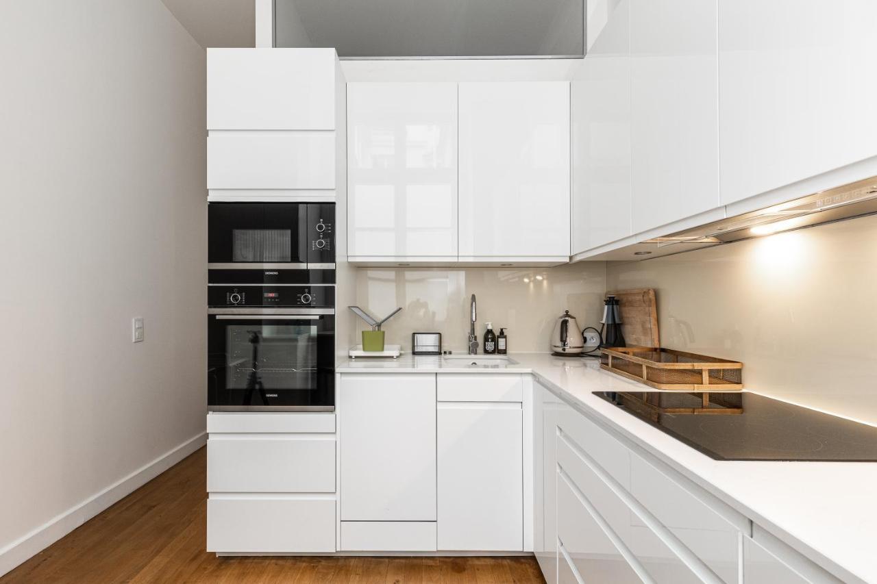 Prestigious Overlooking Palais-royal Garden Apartment
