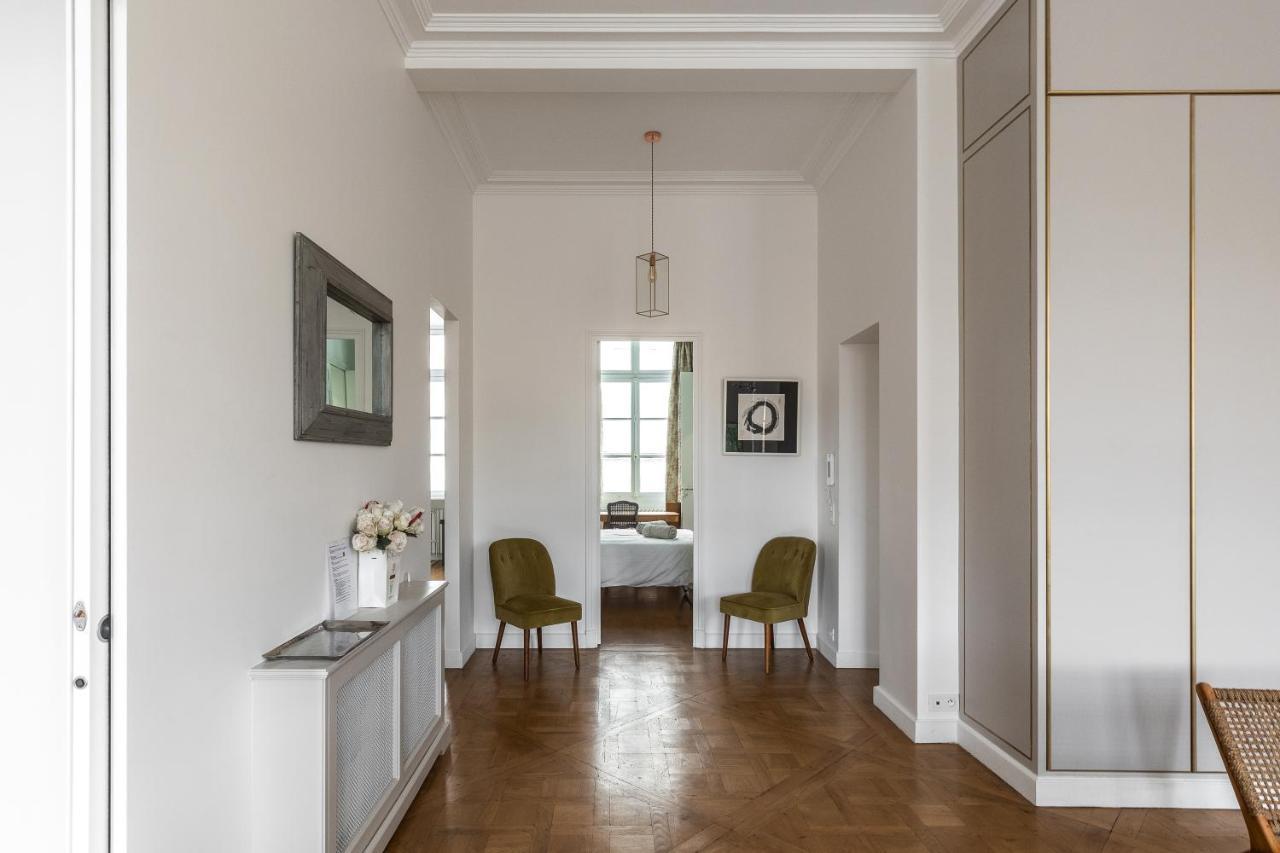 Prestigious Overlooking Palais-royal Garden * Paris