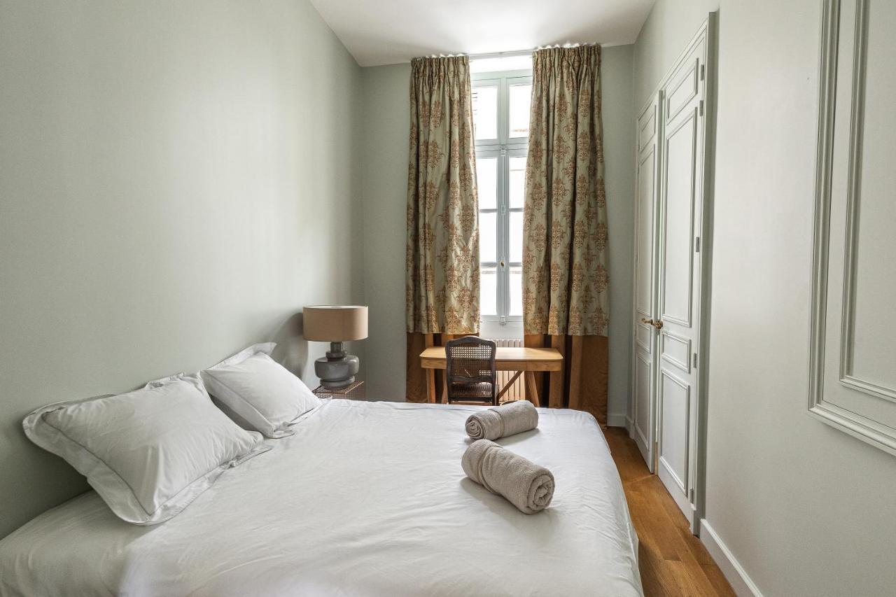 Apartment Prestigious Overlooking Palais-royal Garden Paris